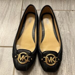 Micheal Kors Flats